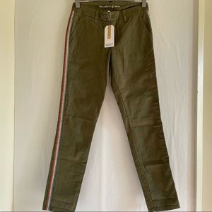 Roxy Mountains and Waves Military Green Mid Rise Pants by Roxy Size 24 NWT